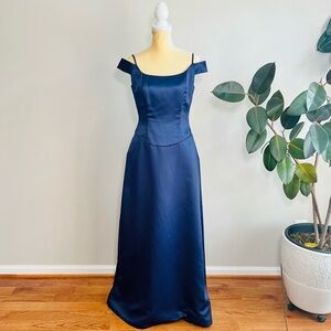 Monique Lhuillier bridesmaids dress